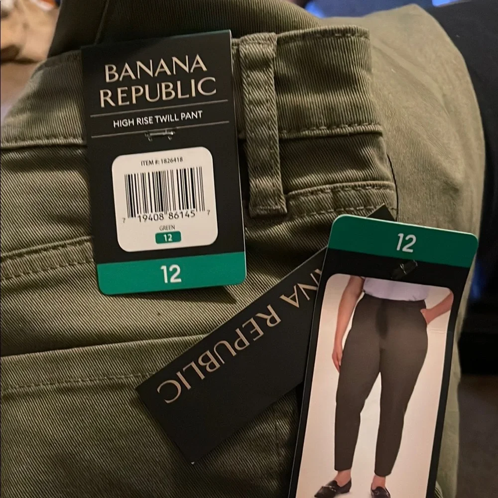 Banana Republic High Rise Twill Pants in Olive - Picture 2 of 5